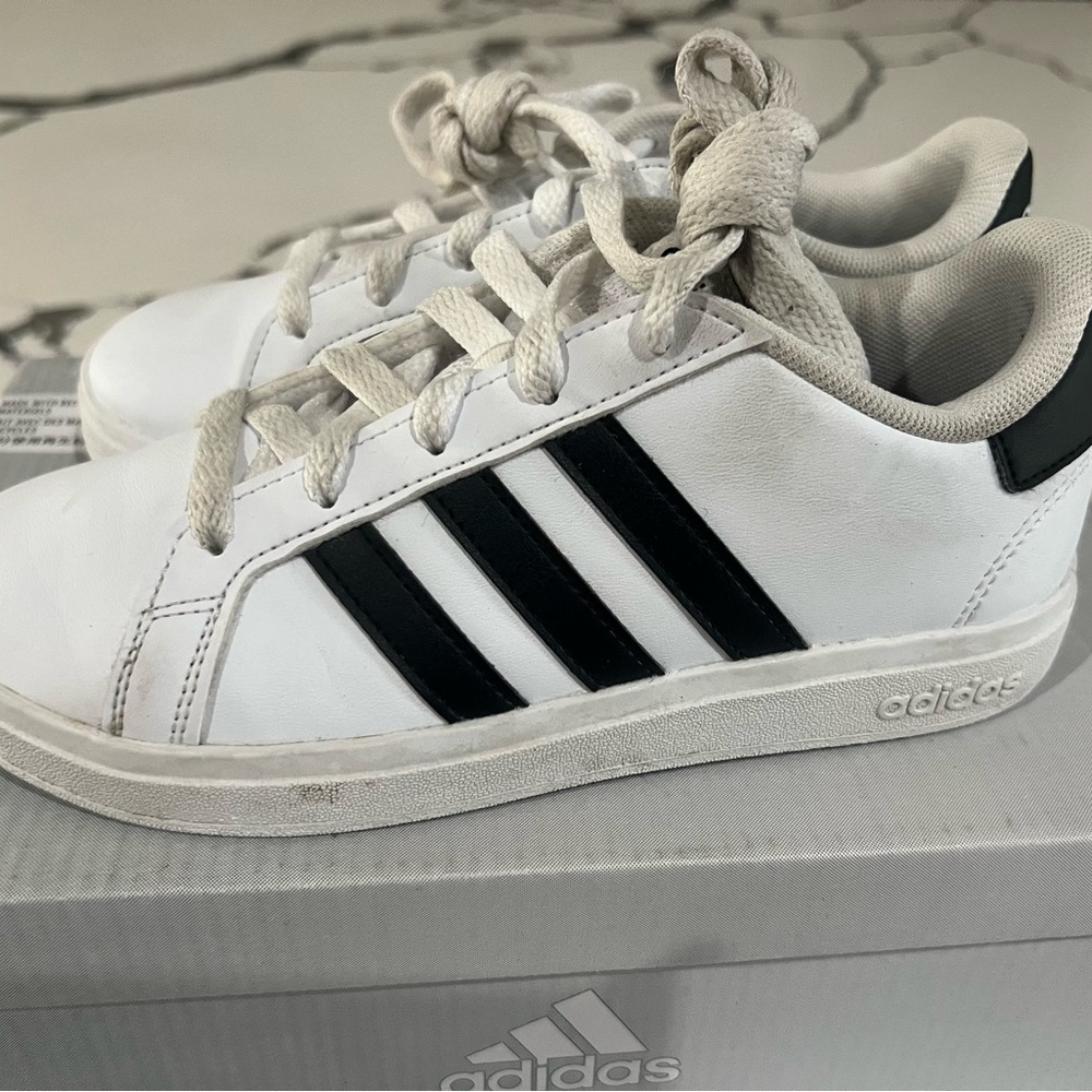 New Adidas Kids Size 1.5